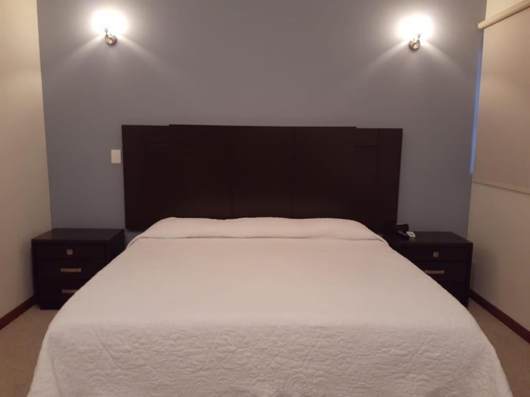 Hotel Candelero Yuriria Экстерьер фото